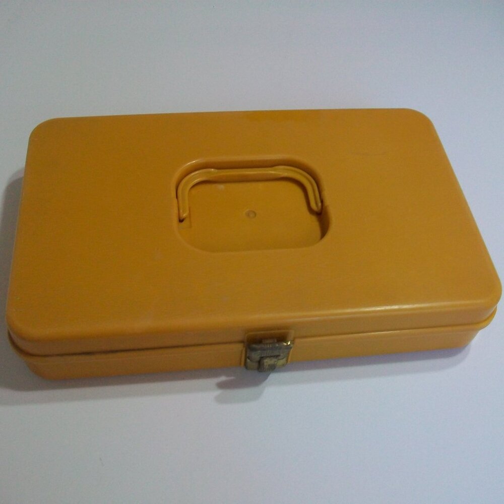 Vintage Wilson Wil Hold Sewing Box Thread Bobbin Organizer Harvest Gold